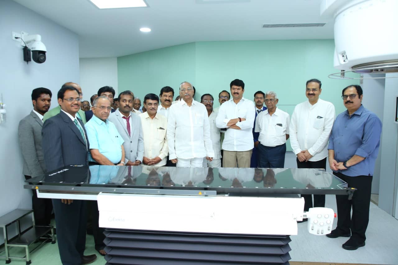 Dr.CH.Satyanarayana Murthy (Dr Babji) along with Bhimavaram Hospital, Executive Chairman Dr.G.Gopalaraju inaugurated the Hospital, nestled between erstwhile East & West Godavari districts of Andhra Pradesh.